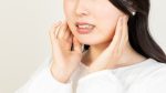 虫歯治療後の歯茎の腫れはいつまで続く？自然に治るケースと再受診の目安