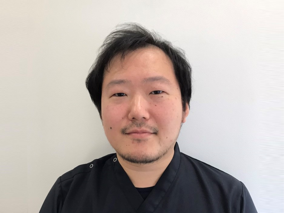歯科医師　野坂 謙互（のさかけんご）